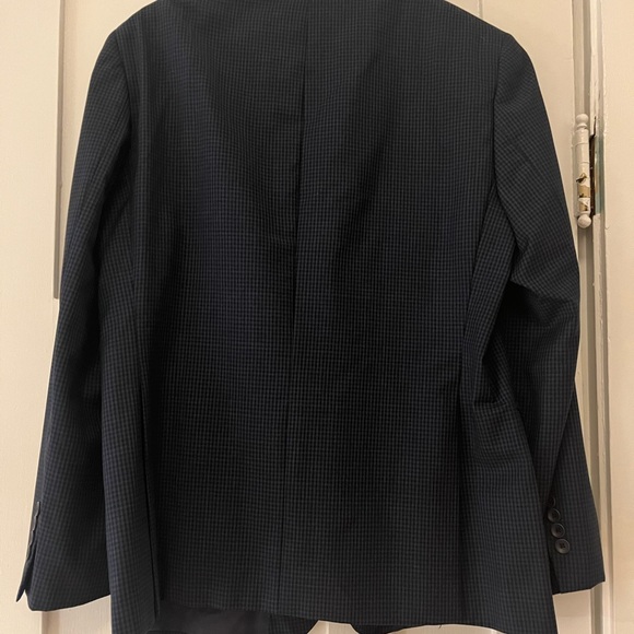 Classic Men’s Navy Suit Jacket 44R DKNY - Picture 6 of 6